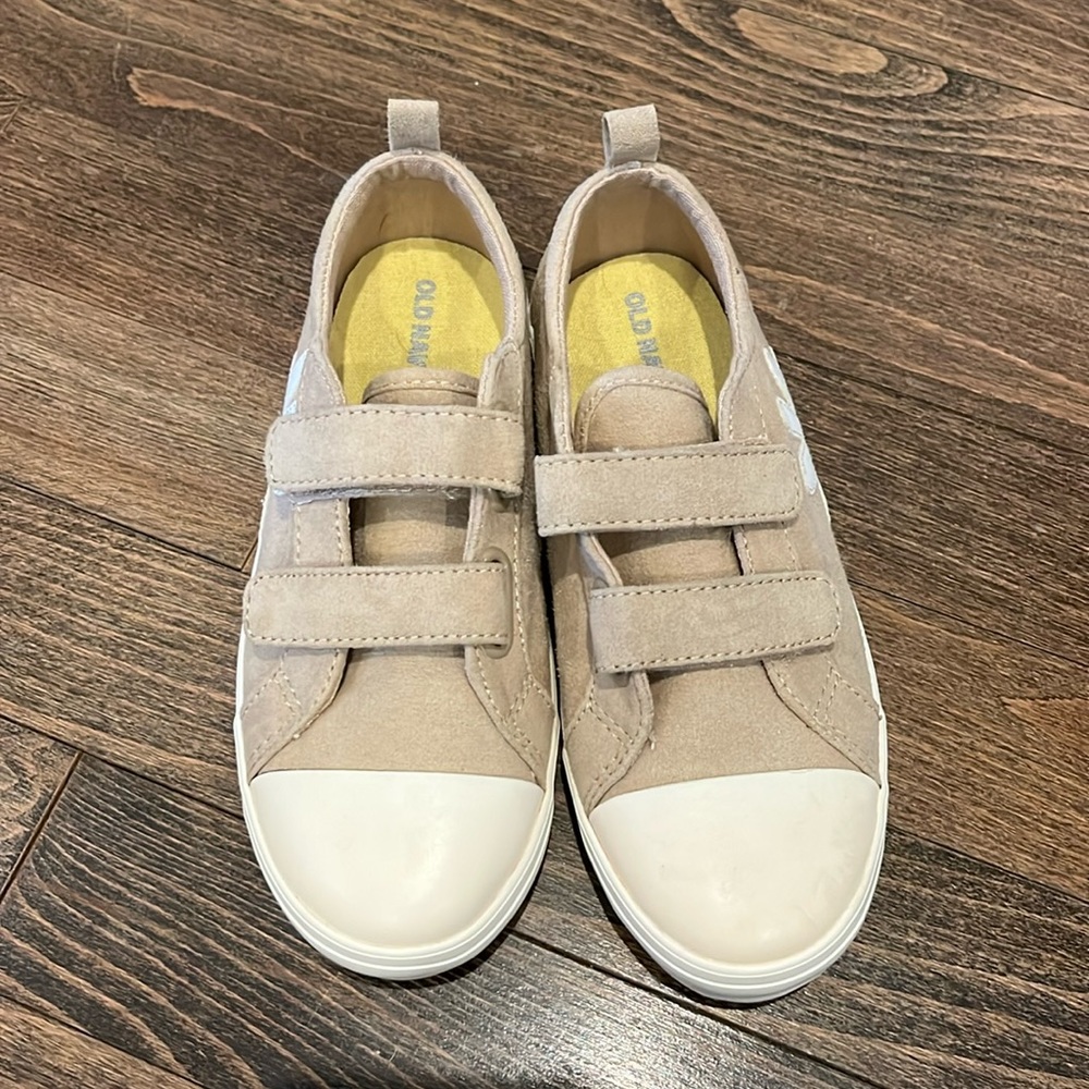 Old Navy Little Girls Velcro Shoe